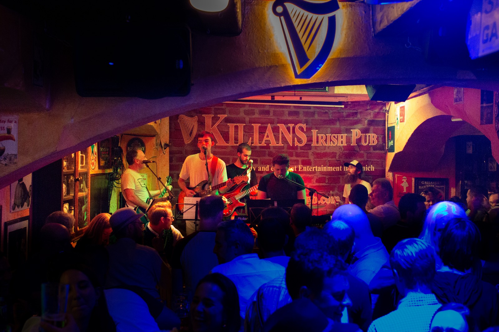 Live band on stage at Kilians